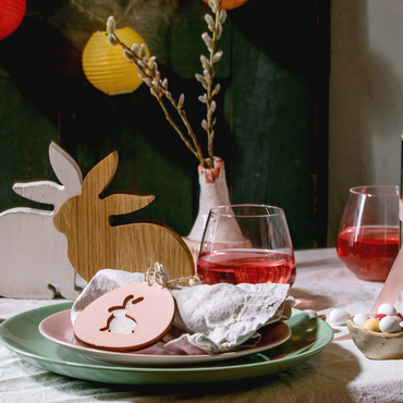 tavola di pasqua con coniglietti