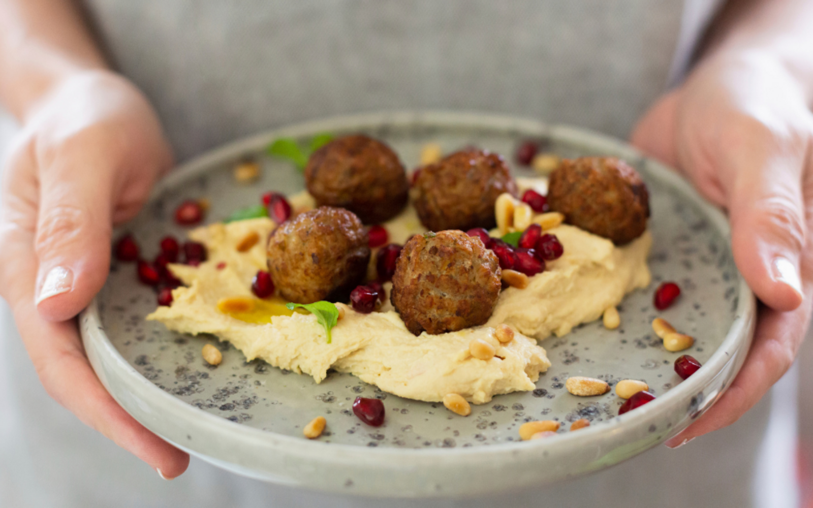 Polpettine Vegetali con Hummus di Ceci e Frutta secca