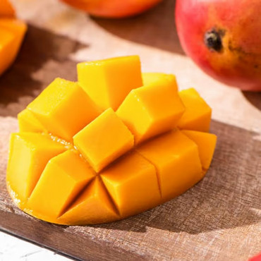 mango tagliato a cubetti