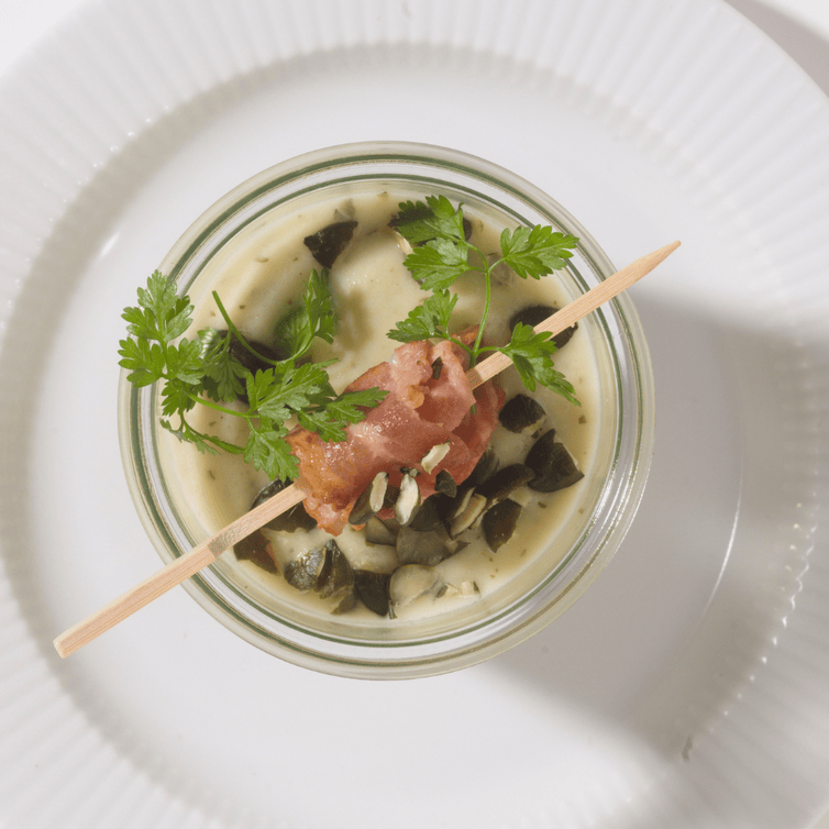 Vellutata di cavolo rapa e patate con bacon croccante