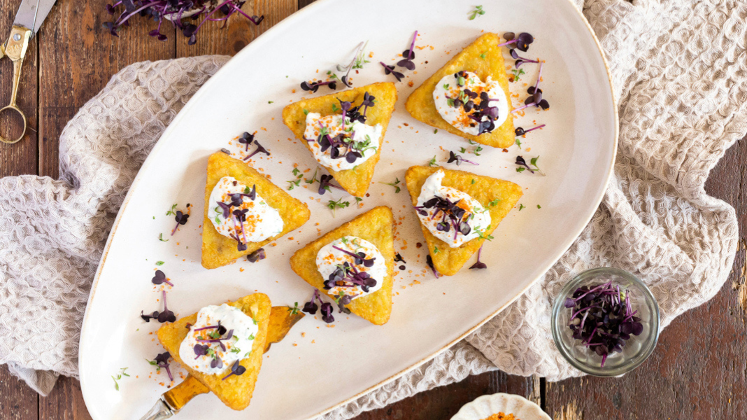 ricetta rosti di patate con salsa alla menta e erbe